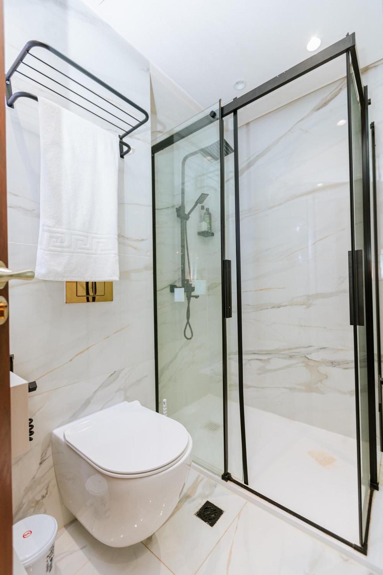 Marina Sea View With Private Parking & Wifi High Speed ! Apartment *